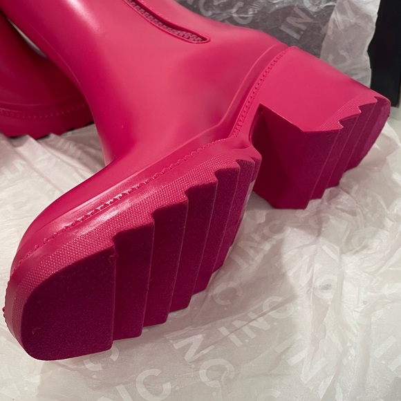 NWT fucsia pink rain boots ankle INC brand new 3” heel lug sole side zipper 7 - Picture 12 of 12